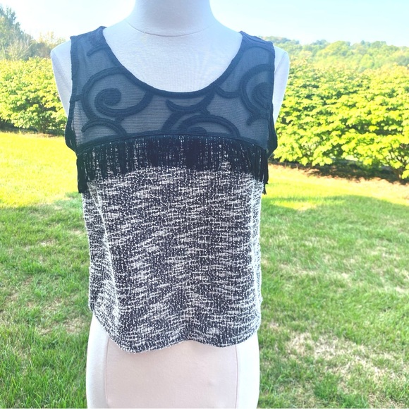 Jessica Simpson Isabeli Sleeveless Top - Picture 5 of 16